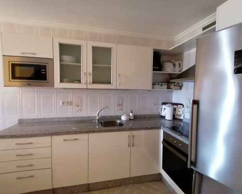 Küche mit Backofen